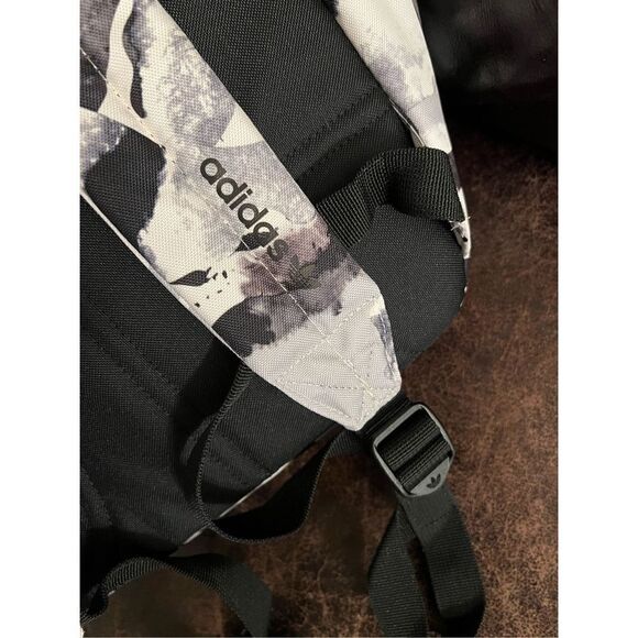 Adidas Trefoil Backpack 2.0 - Picture 5 of 9